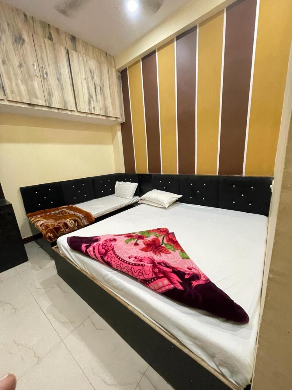 Hotel Amritam Inn Ujjain Extérieur photo