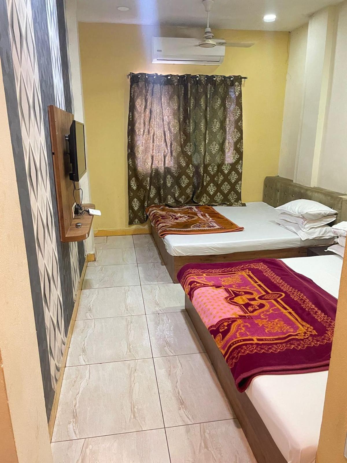 Hotel Amritam Inn Ujjain Extérieur photo